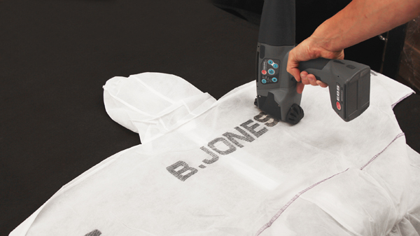 服裝設(shè)計(jì)師利器~EBS手持式噴碼機(jī)